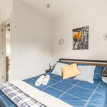Modern 2 Bedroom Condo - Heart Of Leslieville Toronto Ngoại thất bức ảnh